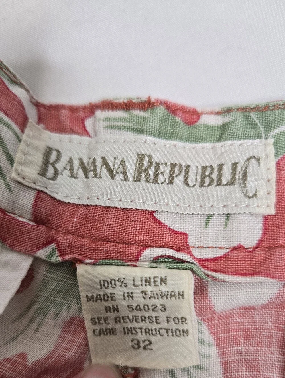 VINTAGE Banana Republic linen salmon pink safari pleated high waist shorts 32